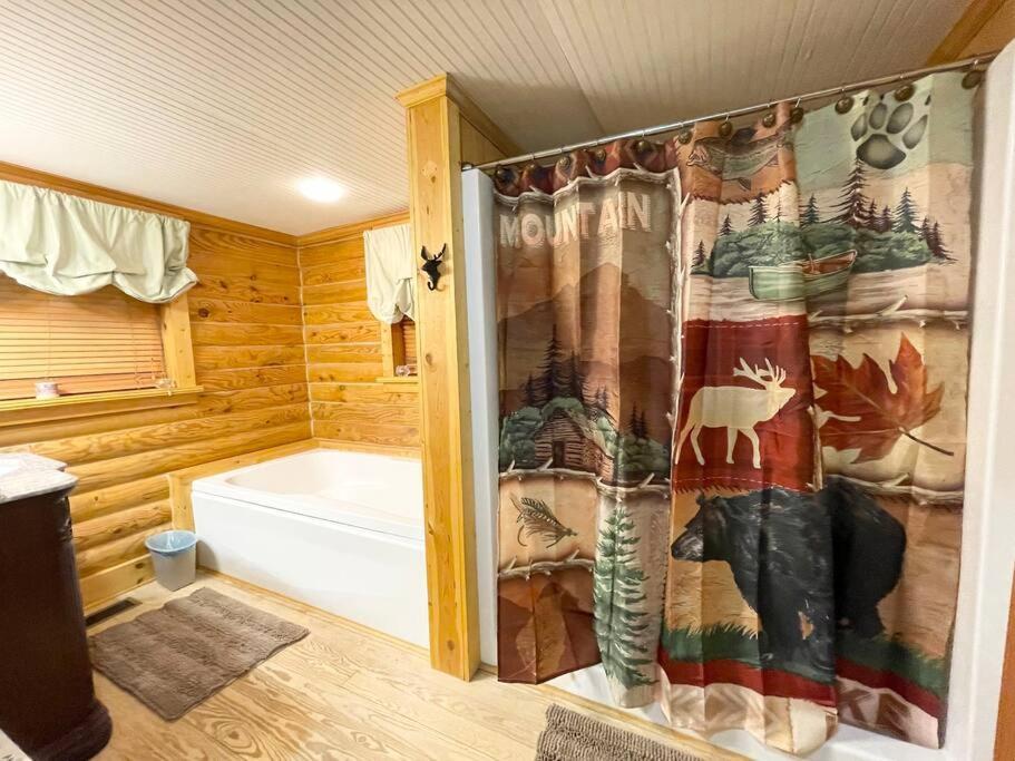 One Of A Kind Rustic Log Cabin Near Bryce Resort - Large Game Room - Fire Pit - Large Deck - Bbq Basye Εξωτερικό φωτογραφία