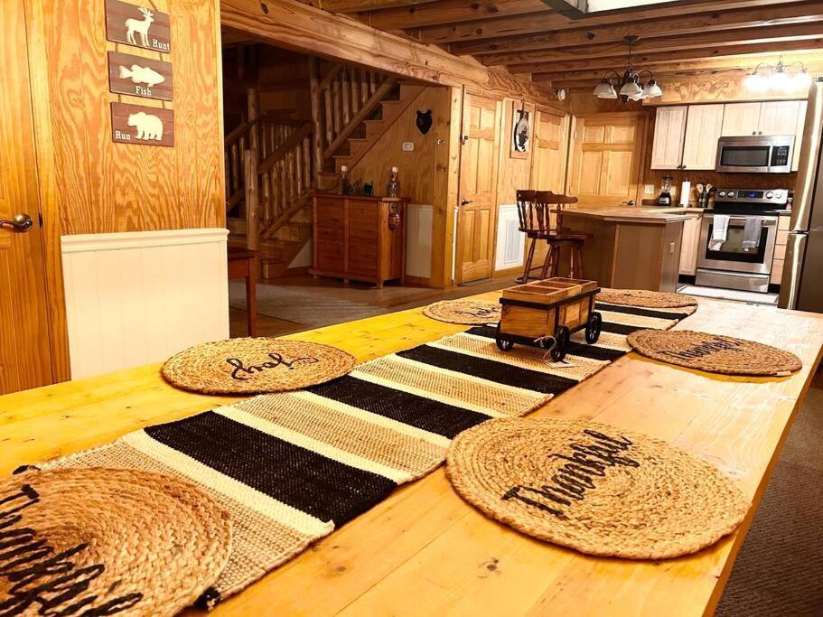 One Of A Kind Rustic Log Cabin Near Bryce Resort - Large Game Room - Fire Pit - Large Deck - Bbq Basye Εξωτερικό φωτογραφία