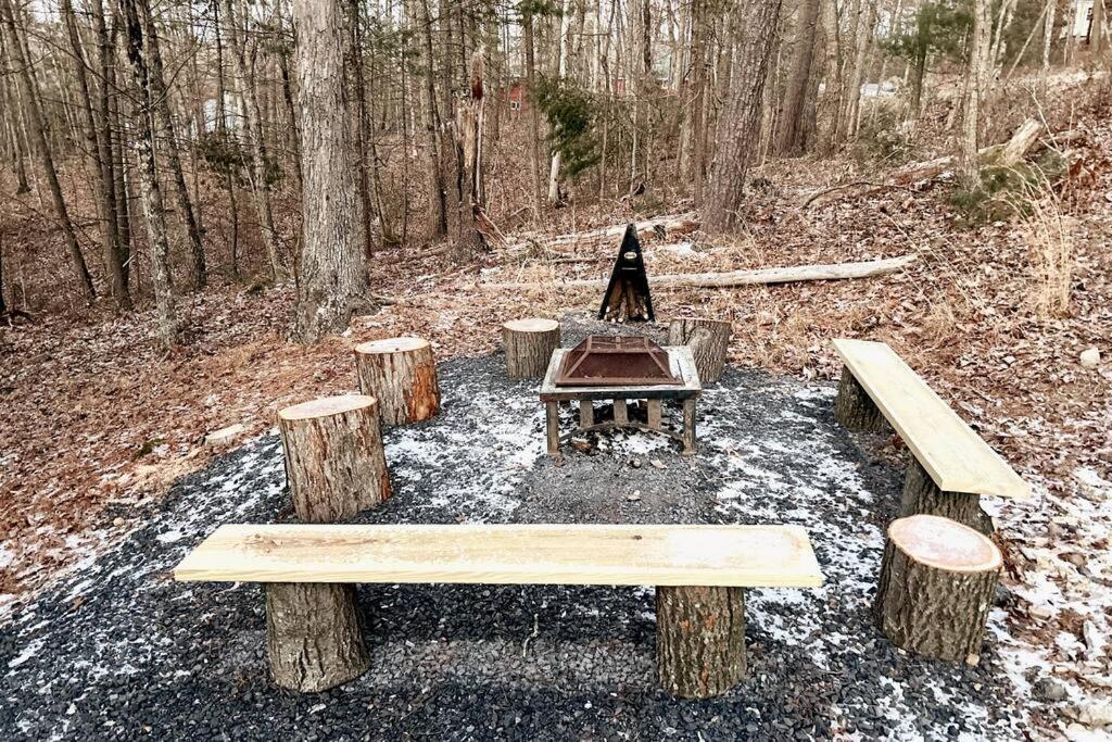 One Of A Kind Rustic Log Cabin Near Bryce Resort - Large Game Room - Fire Pit - Large Deck - Bbq Basye Εξωτερικό φωτογραφία