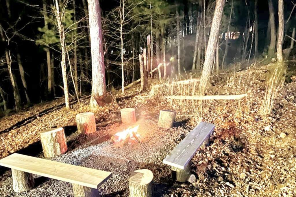 One Of A Kind Rustic Log Cabin Near Bryce Resort - Large Game Room - Fire Pit - Large Deck - Bbq Basye Εξωτερικό φωτογραφία