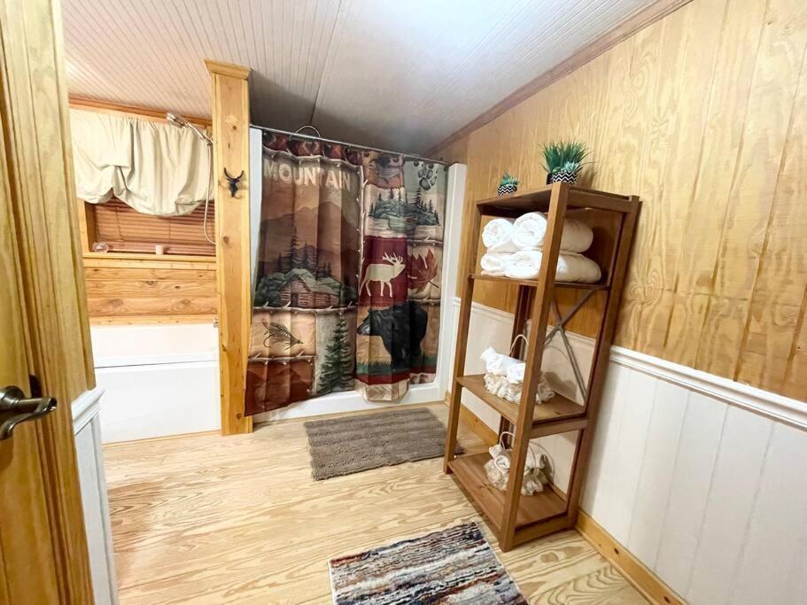 One Of A Kind Rustic Log Cabin Near Bryce Resort - Large Game Room - Fire Pit - Large Deck - Bbq Basye Εξωτερικό φωτογραφία